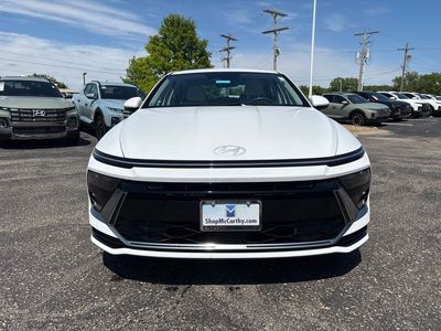 2025 Hyundai Sonata Hybrid — side profile view