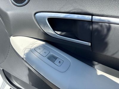2025 Hyundai Sonata Hybrid — photo 36 view