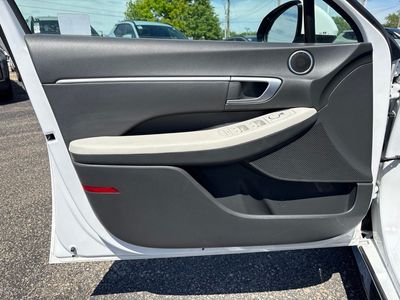 2025 Hyundai Sonata Hybrid — photo 21 view