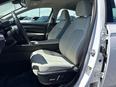 2025 Hyundai Sonata Hybrid — photo 12 view