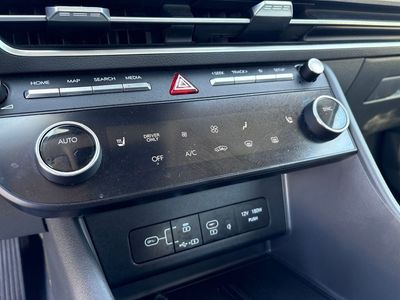 2025 Hyundai Sonata Hybrid — photo 18 view
