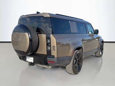 2026 Land Rover Defender 130 - Photo 5