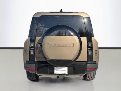 2026 Land Rover Defender 130 - Photo 4