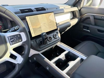 2026 Land Rover Defender 130 - Photo 27