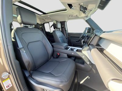 2026 Land Rover Defender 130 - Photo 14