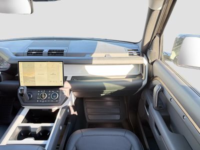 2026 Land Rover Defender 130 - Photo 17