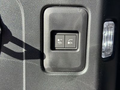 2026 Land Rover Defender 130 - Photo 42
