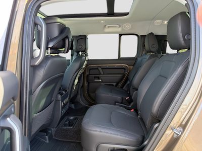 2026 Land Rover Defender 130 - Photo 20