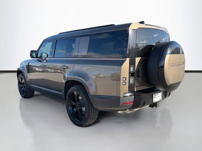 2026 Land Rover Defender 130 - Photo 3