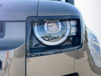 2026 Land Rover Defender 130 - Photo 9