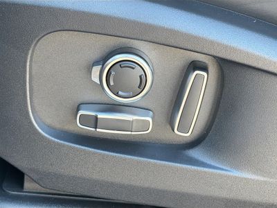 2026 Land Rover Defender 130 - Photo 24