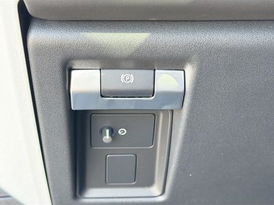 2026 Land Rover Defender 130 - Photo 34