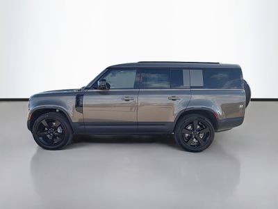 2026 Land Rover Defender 130 - Photo 2