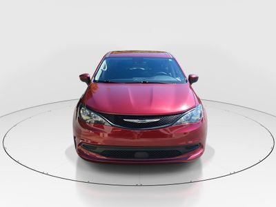 2023 Chrysler Voyager - Photo 2
