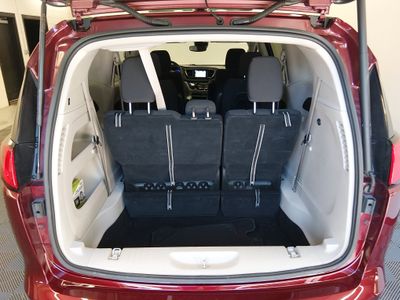 2023 Chrysler Voyager - Photo 11