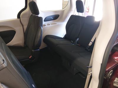2023 Chrysler Voyager - Photo 17