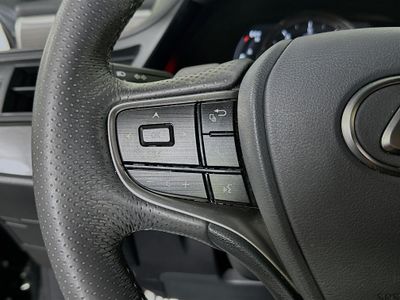 2024 Lexus ES - Photo 16