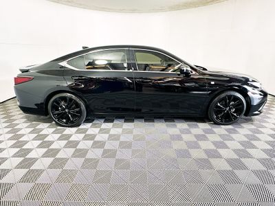 2024 Lexus ES - Photo 2