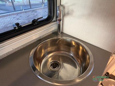 2027 Winnebago Ekko - Photo 13