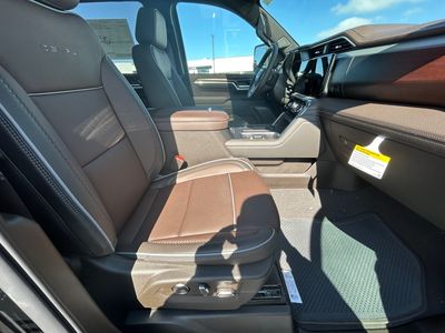 2026 GMC Sierra 3500HD - Photo 7