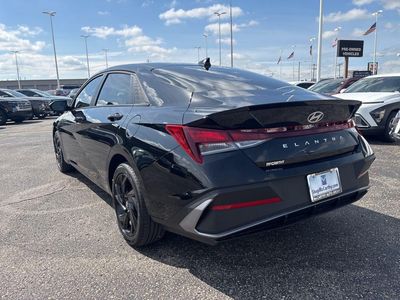 2026 Hyundai Elantra — photo 27 view