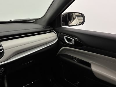 2025 Jeep Compass - Photo 26