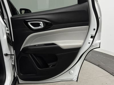 2025 Jeep Compass - Photo 28