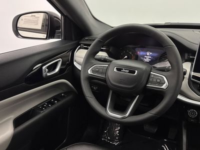 2025 Jeep Compass - Photo 24
