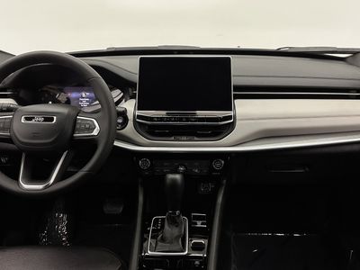 2025 Jeep Compass - Photo 25