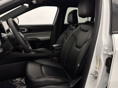2025 Jeep Compass - Photo 13