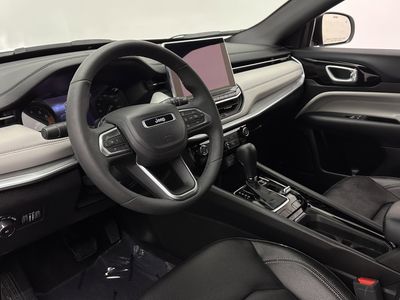 2025 Jeep Compass - Photo 8