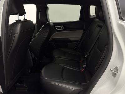 2025 Jeep Compass - Photo 21