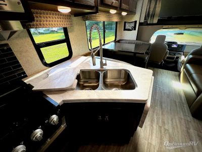 2019 Forest River Sunseeker — photo 12 view