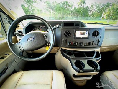 2019 Forest River Sunseeker — photo 8 view