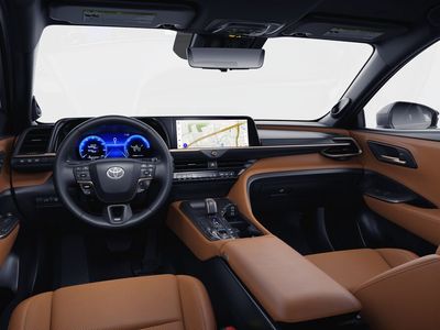 2026 Toyota Crown Signia — detail view