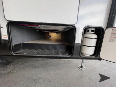 2025 Coachmen RV Chaparral Lite - Photo 12