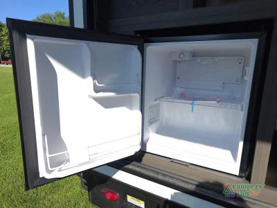 2027 Venture RV Campbound Platinum — photo 23 view