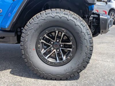 2026 Jeep Wrangler — photo 12 view