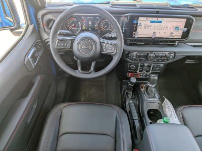 2026 Jeep Wrangler — photo 17 view
