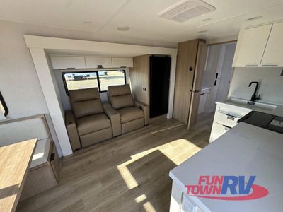 2026 Winnebago Thrive - Photo 17