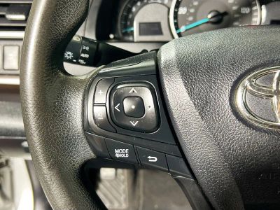 2015 Toyota Camry — photo 16 view
