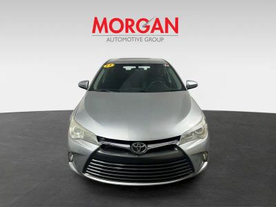 2015 Toyota Camry — photo 8 view