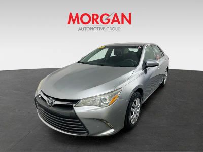 2015 Toyota Camry — photo 7 view
