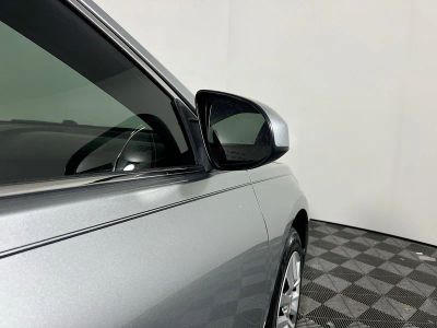 2015 Toyota Camry — photo 10 view