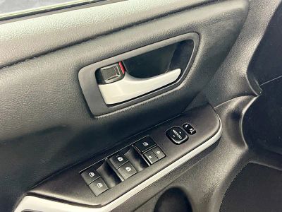 2015 Toyota Camry — photo 14 view
