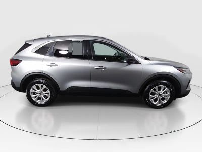 2024 Ford Escape — photo 8 view