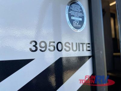 2025 Forest River RV Cherokee Arctic Wolf Suite - Photo 36