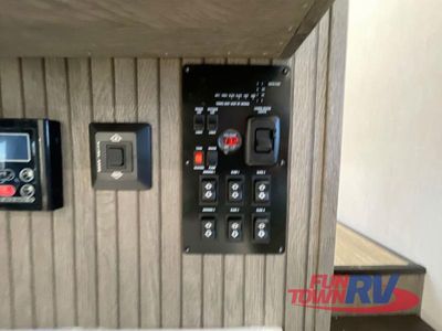 2025 Forest River RV Cherokee Arctic Wolf Suite - Photo 22