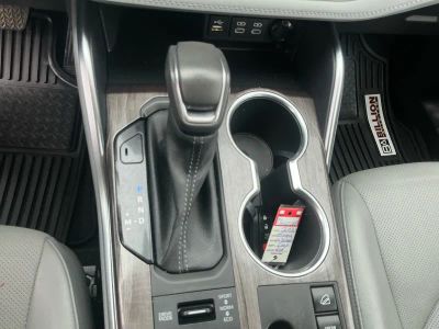 2023 Toyota Highlander — photo 12 view