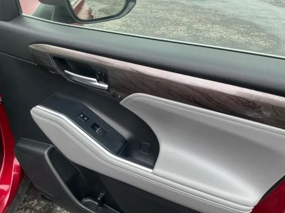 2023 Toyota Highlander — photo 21 view